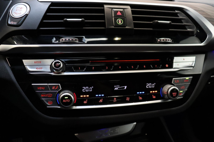 BMW X3 xDrive20i High Executive xLine Automaat / Panoramadak / Trekhaak / Navigatiesysteem Professional / Leder / Comfortstoelen Elektrisch Verstelbaar / Stuurwielverwarming / Chrome Line / Stoelventilatie / Hifi / Multifunctioneel Instrumentendisplay / LED /