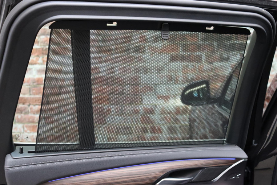 BMW X3 xDrive20i High Executive xLine Automaat / Panoramadak / Trekhaak / Navigatiesysteem Professional / Leder / Comfortstoelen Elektrisch Verstelbaar / Stuurwielverwarming / Chrome Line / Stoelventilatie / Hifi / Multifunctioneel Instrumentendisplay / LED /