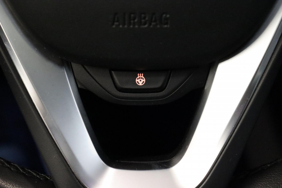 BMW X3 xDrive20i High Executive xLine Automaat / Panoramadak / Trekhaak / Navigatiesysteem Professional / Leder / Comfortstoelen Elektrisch Verstelbaar / Stuurwielverwarming / Chrome Line / Stoelventilatie / Hifi / Multifunctioneel Instrumentendisplay / LED /