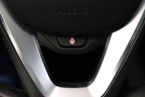 BMW X3 xDrive20i High Executive xLine Automaat / Panoramadak / Trekhaak / Navigatiesysteem Professional / Leder / Comfortstoelen Elektrisch Verstelbaar / Stuurwielverwarming / Chrome Line / Stoelventilatie / Hifi / Multifunctioneel Instrumentendisplay / LED /