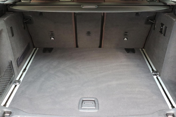 BMW X3 xDrive20i High Executive xLine Automaat / Panoramadak / Trekhaak / Navigatiesysteem Professional / Leder / Comfortstoelen Elektrisch Verstelbaar / Stuurwielverwarming / Chrome Line / Stoelventilatie / Hifi / Multifunctioneel Instrumentendisplay / LED /