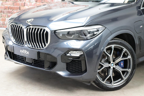 BMW X5 xDrive45e High Executive M Sport Pakket Automaat / Live Cockpit Professional / Panoramadak / Trekhaak / Active Steering / Luchtvering / Exklusiv Leder Nappa / Stoelmassage / Head-Up Display / 21 Inch / Harman Kardon / Driving Assistant / Adaptieve LED-koplamp / Comfortstoelen / Active Protection