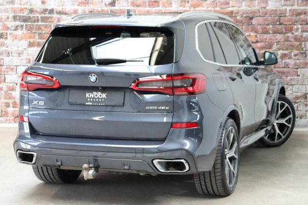 BMW X5 xDrive45e High Executive M Sport Pakket Automaat / Live Cockpit Professional / Panoramadak / Trekhaak / Active Steering / Luchtvering / Exklusiv Leder Nappa / Stoelmassage / Head-Up Display / 21 Inch / Harman Kardon / Driving Assistant / Adaptieve LED-koplamp / Comfortstoelen / Active Protection
