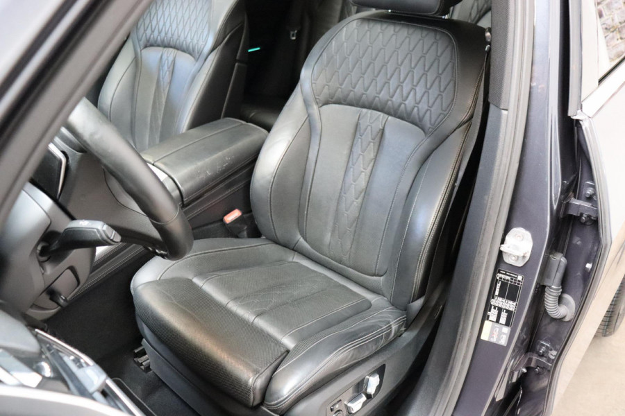 BMW X5 xDrive45e High Executive M Sport Pakket Automaat / Live Cockpit Professional / Panoramadak / Trekhaak / Active Steering / Luchtvering / Exklusiv Leder Nappa / Stoelmassage / Head-Up Display / 21 Inch / Harman Kardon / Driving Assistant / Adaptieve LED-koplamp / Comfortstoelen / Active Protection