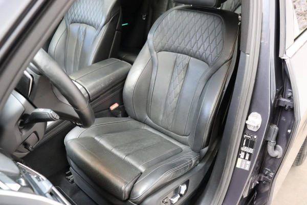 BMW X5 xDrive45e High Executive M Sport Pakket Automaat / Live Cockpit Professional / Panoramadak / Trekhaak / Active Steering / Luchtvering / Exklusiv Leder Nappa / Stoelmassage / Head-Up Display / 21 Inch / Harman Kardon / Driving Assistant / Adaptieve LED-koplamp / Comfortstoelen / Active Protection