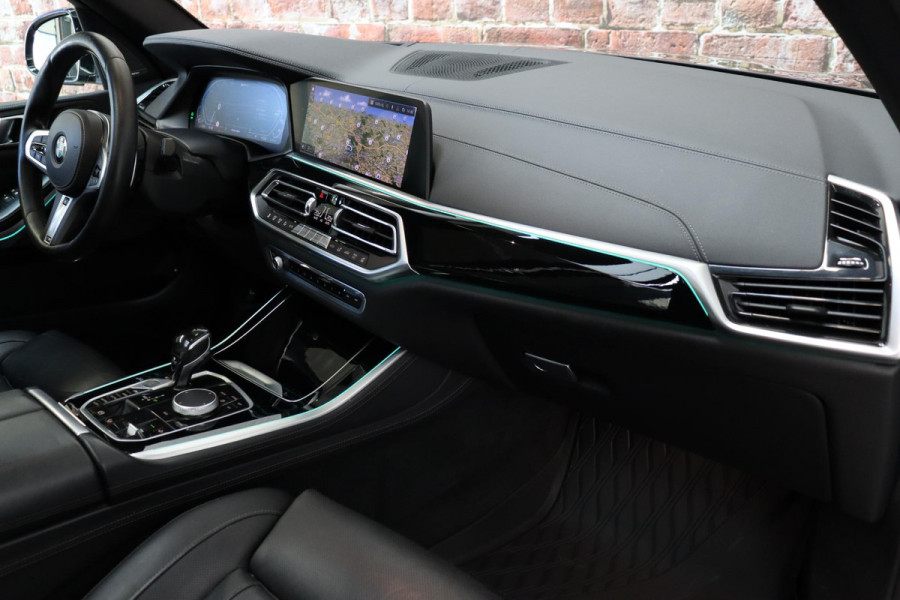 BMW X5 xDrive45e High Executive M Sport Pakket Automaat / Live Cockpit Professional / Panoramadak / Trekhaak / Active Steering / Luchtvering / Exklusiv Leder Nappa / Stoelmassage / Head-Up Display / 21 Inch / Harman Kardon / Driving Assistant / Adaptieve LED-koplamp / Comfortstoelen / Active Protection