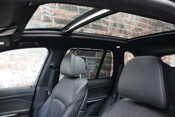 BMW X5 xDrive45e High Executive M Sport Pakket Automaat / Live Cockpit Professional / Panoramadak / Trekhaak / Active Steering / Luchtvering / Exklusiv Leder Nappa / Stoelmassage / Head-Up Display / 21 Inch / Harman Kardon / Driving Assistant / Adaptieve LED-koplamp / Comfortstoelen / Active Protection