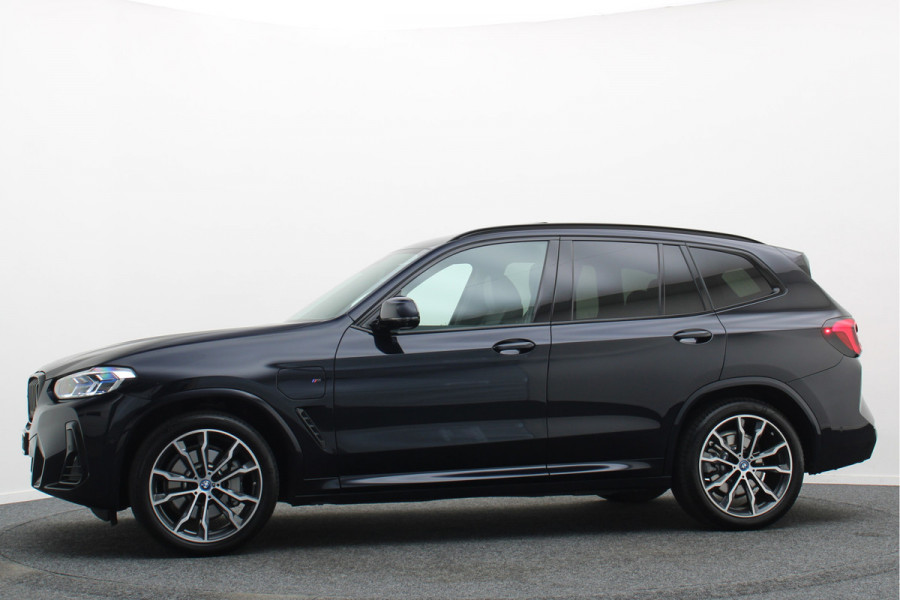 BMW X3 xDrive30e High Executive M-pakket Laser, Panoramadak, Leer, 360° Camera, Apple CarPlay, Head-Up, 20''
