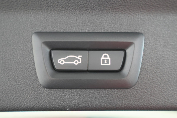 BMW X3 xDrive30e High Executive M-pakket Laser, Panoramadak, Leer, 360° Camera, Apple CarPlay, Head-Up, 20''