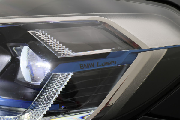 BMW X3 xDrive30e High Executive M-pakket Laser, Panoramadak, Leer, 360° Camera, Apple CarPlay, Head-Up, 20''