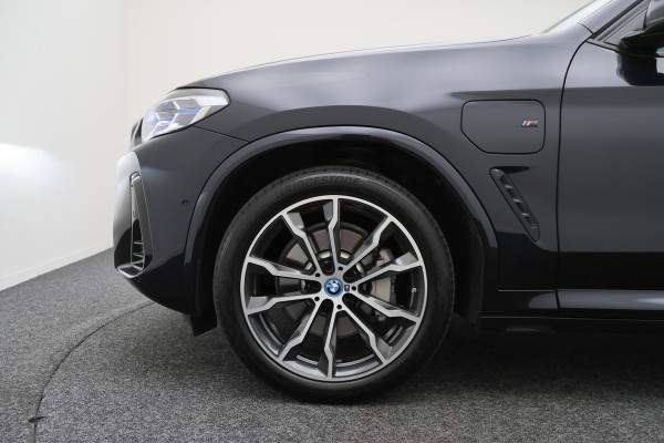 BMW X3 xDrive30e High Executive M-pakket Laser, Panoramadak, Leer, 360° Camera, Apple CarPlay, Head-Up, 20''