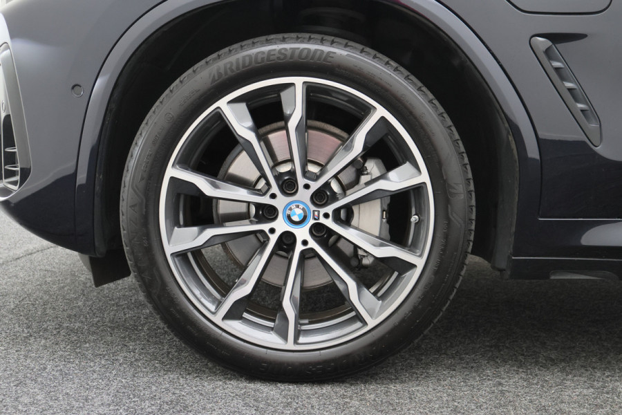 BMW X3 xDrive30e High Executive M-pakket Laser, Panoramadak, Leer, 360° Camera, Apple CarPlay, Head-Up, 20''