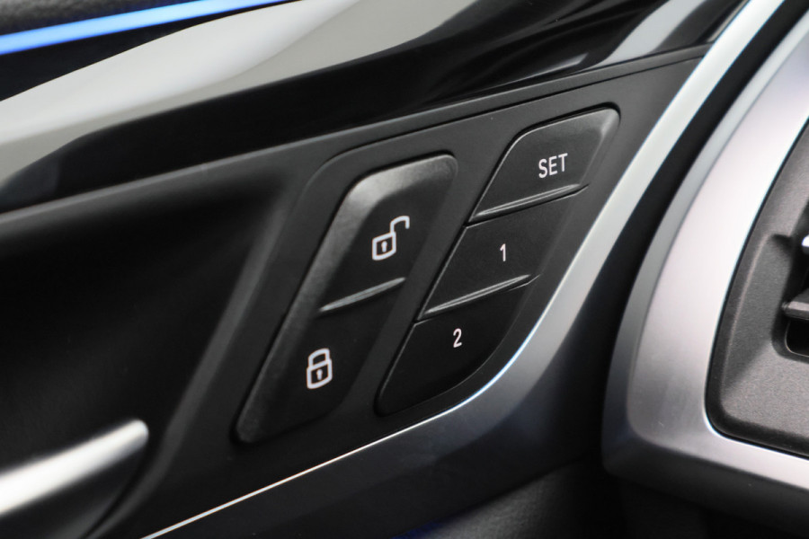 BMW X3 xDrive30e High Executive M-pakket Laser, Panoramadak, Leer, 360° Camera, Apple CarPlay, Head-Up, 20''