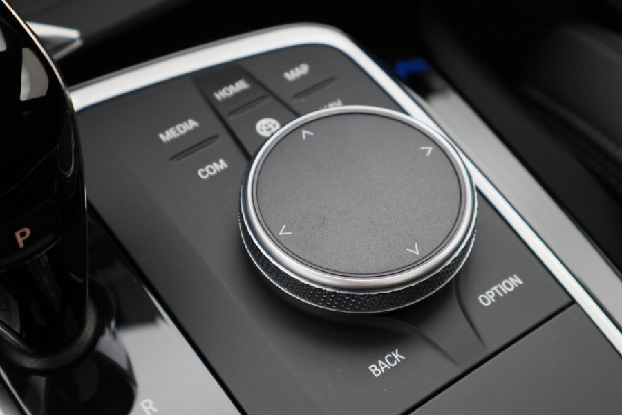 BMW X3 xDrive30e High Executive M-pakket Laser, Panoramadak, Leer, 360° Camera, Apple CarPlay, Head-Up, 20''