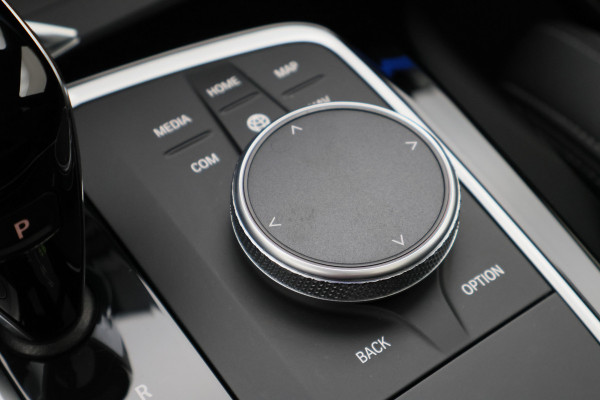 BMW X3 xDrive30e High Executive M-pakket Laser, Panoramadak, Leer, 360° Camera, Apple CarPlay, Head-Up, 20''