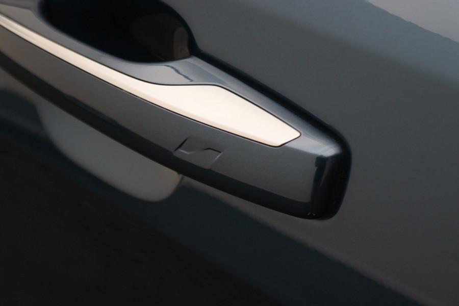 Lynk & Co 01 1.5 Plug-in Hybrid 360° Camera, Panoramadak, Zwarte hemel, ACC, Apple Carplay, DAB, 20''