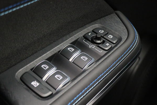 Lynk & Co 01 1.5 Plug-in Hybrid 360° Camera, Panoramadak, Zwarte hemel, ACC, Apple Carplay, DAB, 20''