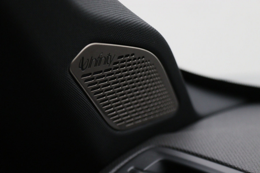 Lynk & Co 01 1.5 Plug-in Hybrid 360° Camera, Panoramadak, Zwarte hemel, ACC, Apple Carplay, DAB, 20''