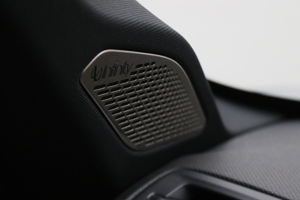 Lynk & Co 01 1.5 Plug-in Hybrid 360° Camera, Panoramadak, Zwarte hemel, ACC, Apple Carplay, DAB, 20''