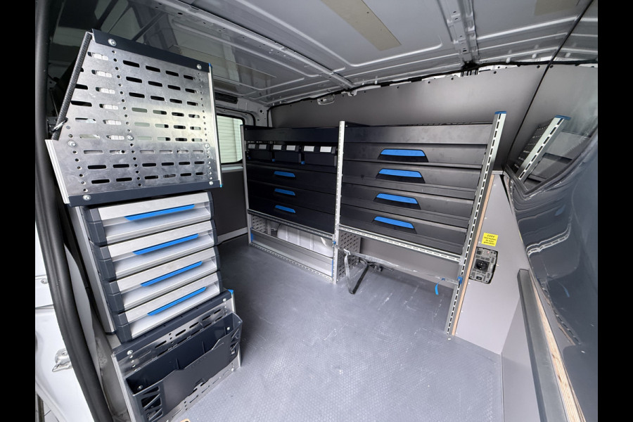 Mercedes-Benz Vito 116CDI Automaat Trekhaak Navi Ecc Cruise Control Euro 6 Camera Bluetooth Sortimo Kasten Stoelverwarming Cruise Control Pdc Lane  Betonplex Vloer Schuifdeur Achterdeuren Licht-/regensensor Zijwind assistent 1e Eigenaar 2.500KG Trekgewicht