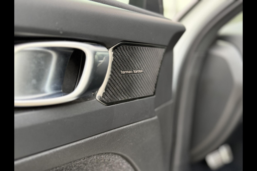 Volvo XC40 1.5 T4 210PK Recharge R-Design |Pano|H/K|Winterpakket|360Cam|Trekhaak
