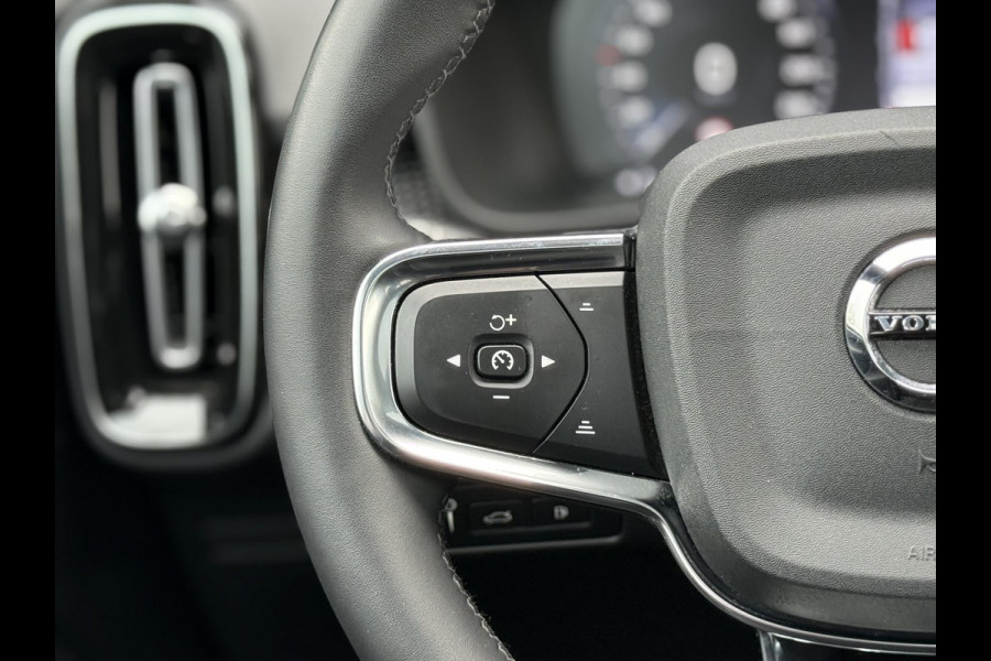 Volvo XC40 1.5 T4 210PK Recharge R-Design |Pano|H/K|Winterpakket|360Cam|Trekhaak