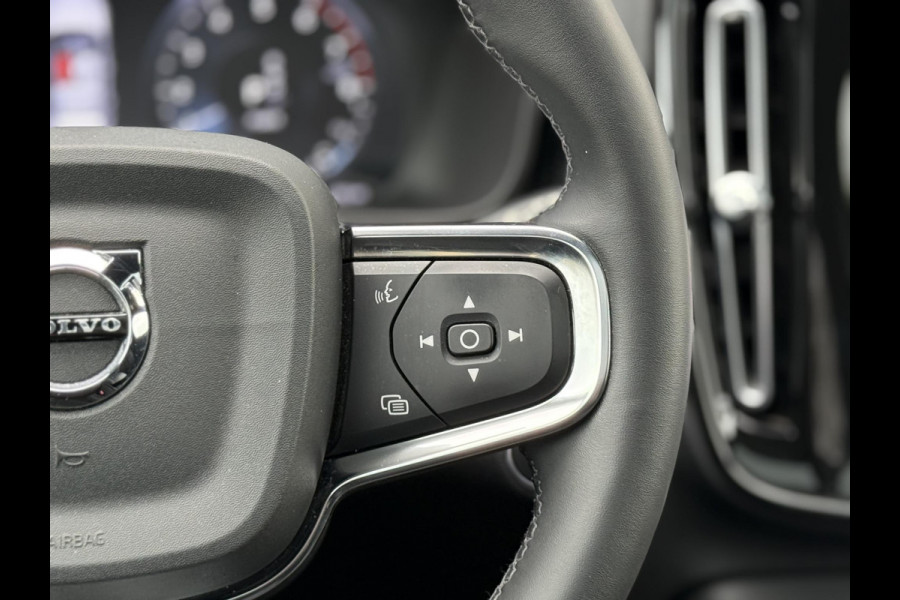 Volvo XC40 1.5 T4 210PK Recharge R-Design |Pano|H/K|Winterpakket|360Cam|Trekhaak
