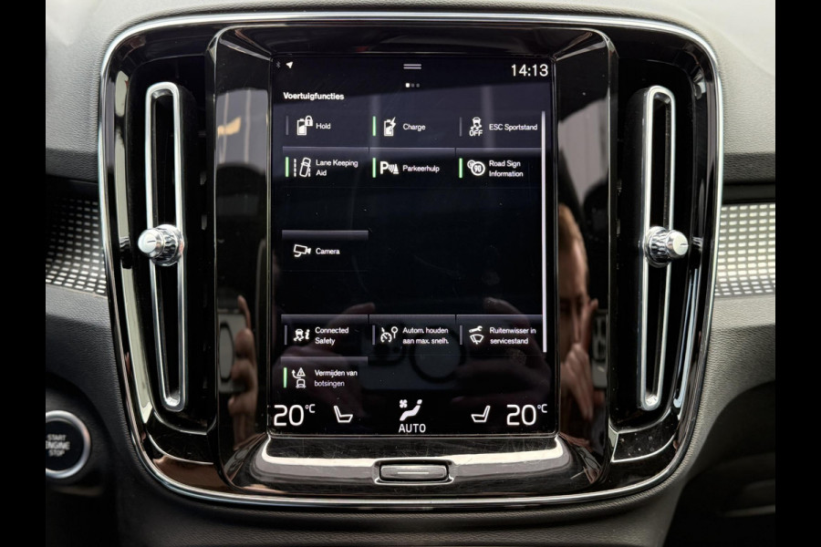 Volvo XC40 1.5 T4 210PK Recharge R-Design |Pano|H/K|Winterpakket|360Cam|Trekhaak