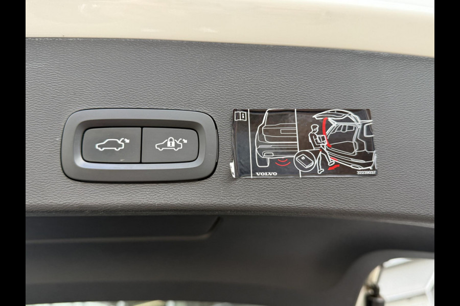 Volvo XC40 1.5 T4 210PK Recharge R-Design |Pano|H/K|Winterpakket|360Cam|Trekhaak