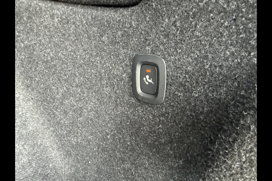 Volvo XC40 1.5 T4 210PK Recharge R-Design |Pano|H/K|Winterpakket|360Cam|Trekhaak