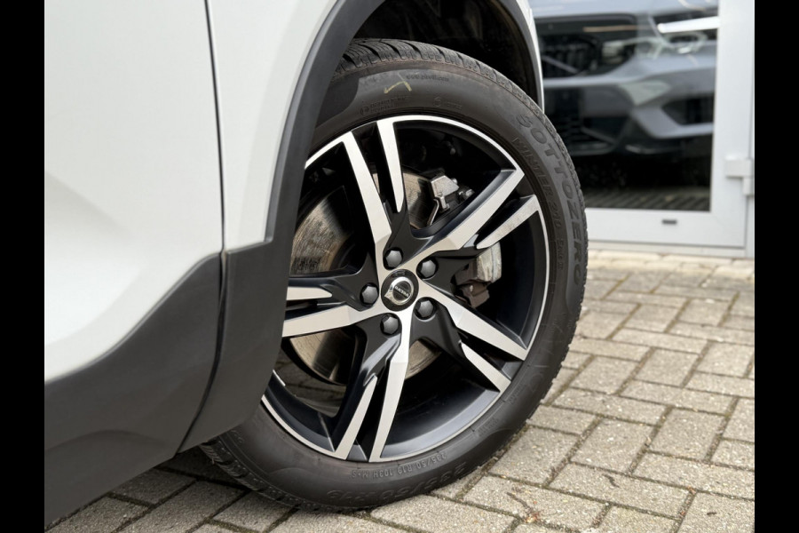 Volvo XC40 1.5 T4 210PK Recharge R-Design |Pano|H/K|Winterpakket|360Cam|Trekhaak