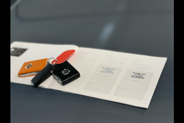 Volvo XC40 1.5 T5 Recharge Inscription |Pano|H/K|360CAM|Leer|Memory|PilotAssist|Trekhaak|Thunder Grey