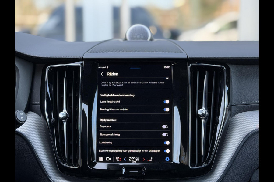 Volvo XC60 2.0 T8 Plug-in hybrid AWD 455PK Ultimate Dark Long Range|Pano|Luchtvering|Bowers & Wilkins|21"|