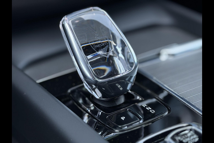 Volvo XC60 2.0 T8 Plug-in hybrid AWD 455PK Ultimate Dark Long Range|Pano|Luchtvering|Bowers & Wilkins|21"|