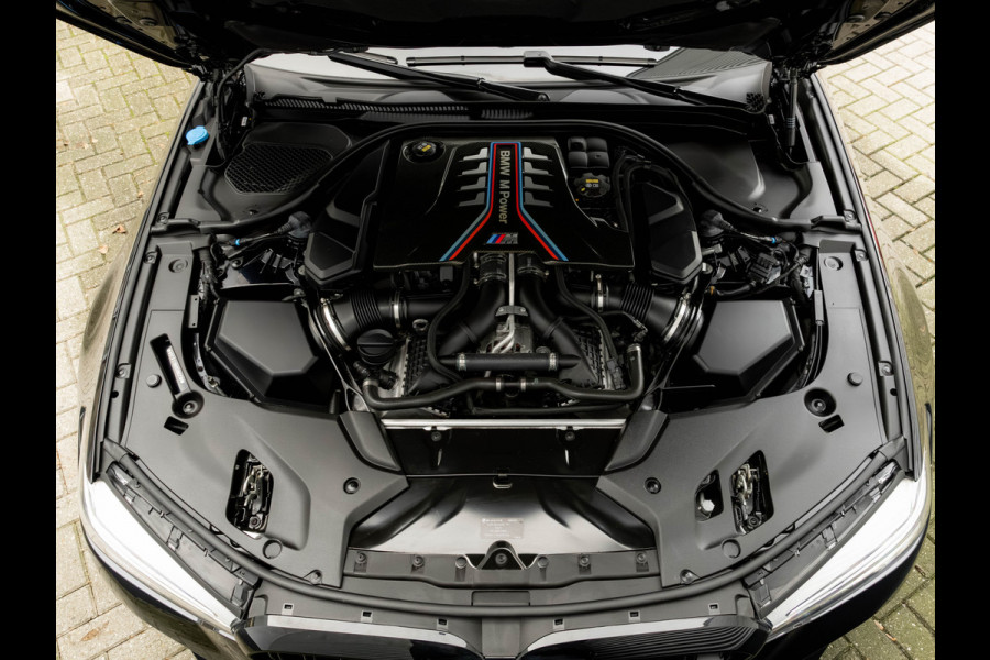 BMW 5 Serie M5 - Full-Option - Carbon Brakes - Bowers & Wilkins - Individual ''Azurit Black''