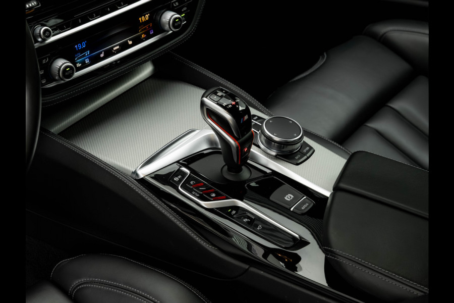 BMW 5 Serie M5 - Full-Option - Carbon Brakes - Bowers & Wilkins - Individual ''Azurit Black''