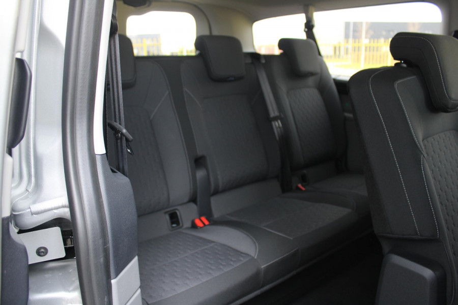 Ford Transit Custom 340 2.5 PHEV L2H1 Limited 233pk |  Kombi | Incl. BTW/BPM | Dubbele zijschuifdeur | Privacy Glass | Inklapbare trekhaak | 17 inch lichtmetalen velgen | Driver Assistance Pack Premium | Verwarmbaar stuurwiel