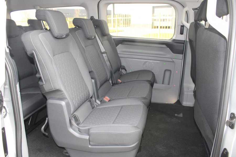 Ford Transit Custom 340 2.5 PHEV L2H1 Limited 233pk |  Kombi | Incl. BTW/BPM | Dubbele zijschuifdeur | Privacy Glass | Inklapbare trekhaak | 17 inch lichtmetalen velgen | Driver Assistance Pack Premium | Verwarmbaar stuurwiel