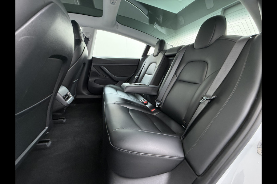 Tesla Model 3 SR+ 325PK LFP-Accu AutoPilot Leer Pano-Dak Adaptive Cruise Lmv 18" Camera's Elektr.-Stuur+Stoelen+Spiegels+Geheugen+Easy-Entry+V SOH 88% Ecc Navi Led DAB Voorverwarmen interieur via App Keyless One-Pedal-Drive Origineel Nederlandse Auto Fabrieksgarantie op Accu en Motor tot 11-12-2028/160.000km LFP accu dus 100% opladen!