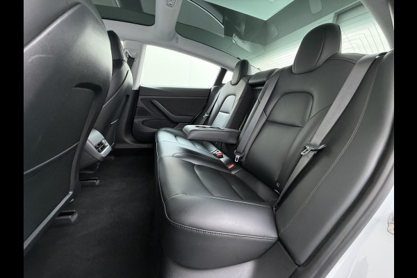 Tesla Model 3 SR+ 325PK LFP-Accu AutoPilot Leer Pano-Dak Adaptive Cruise Lmv 18" Camera's Elektr.-Stuur+Stoelen+Spiegels+Geheugen+Easy-Entry+V SOH 88% Ecc Navi Led DAB Voorverwarmen interieur via App Keyless One-Pedal-Drive Origineel Nederlandse Auto Fabrieksgarantie op Accu en Motor tot 11-12-2028/160.000km LFP accu dus 100% opladen!