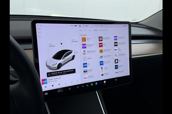 Tesla Model 3 SR+ 325PK LFP-Accu AutoPilot Leer Pano-Dak Adaptive Cruise Lmv 18" Camera's Elektr.-Stuur+Stoelen+Spiegels+Geheugen+Easy-Entry+V SOH 88% Ecc Navi Led DAB Voorverwarmen interieur via App Keyless One-Pedal-Drive Origineel Nederlandse Auto Fabrieksgarantie op Accu en Motor tot 11-12-2028/160.000km LFP accu dus 100% opladen!