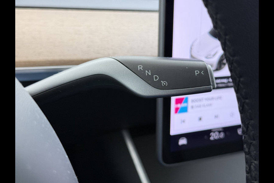 Tesla Model 3 SR+ 325PK LFP-Accu AutoPilot Leer Pano-Dak Adaptive Cruise Lmv 18" Camera's Elektr.-Stuur+Stoelen+Spiegels+Geheugen+Easy-Entry+V SOH 88% Ecc Navi Led DAB Voorverwarmen interieur via App Keyless One-Pedal-Drive Origineel Nederlandse Auto Fabrieksgarantie op Accu en Motor tot 11-12-2028/160.000km LFP accu dus 100% opladen!