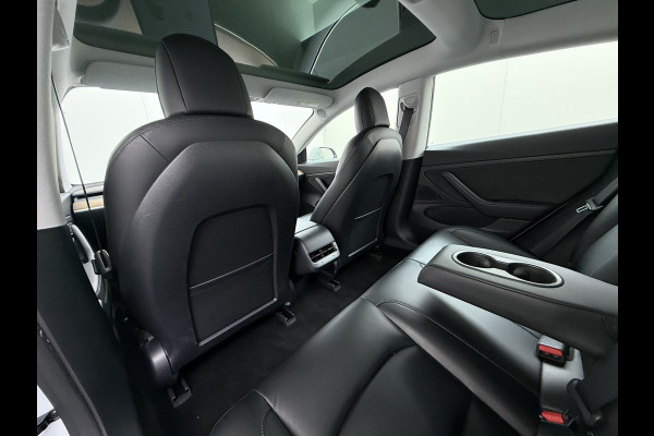 Tesla Model 3 SR+ 325PK LFP-Accu AutoPilot Leer Pano-Dak Adaptive Cruise Lmv 18" Camera's Elektr.-Stuur+Stoelen+Spiegels+Geheugen+Easy-Entry+V SOH 88% Ecc Navi Led DAB Voorverwarmen interieur via App Keyless One-Pedal-Drive Origineel Nederlandse Auto Fabrieksgarantie op Accu en Motor tot 11-12-2028/160.000km LFP accu dus 100% opladen!