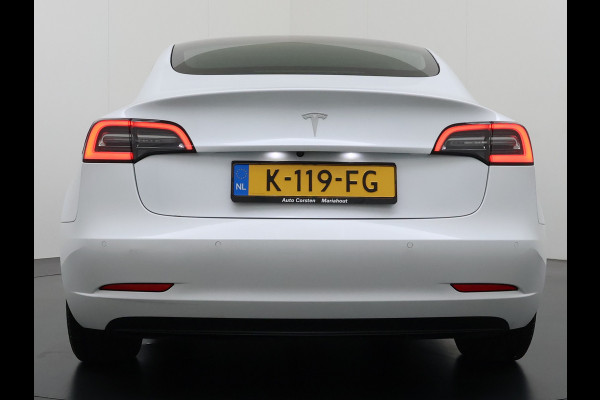 Tesla Model 3 SR+ 325PK LFP-Accu AutoPilot Leer Pano-Dak Adaptive Cruise Lmv 18" Camera's Elektr.-Stuur+Stoelen+Spiegels+Geheugen+Easy-Entry+V SOH 88% Ecc Navi Led DAB Voorverwarmen interieur via App Keyless One-Pedal-Drive Origineel Nederlandse Auto Fabrieksgarantie op Accu en Motor tot 11-12-2028/160.000km LFP accu dus 100% opladen!