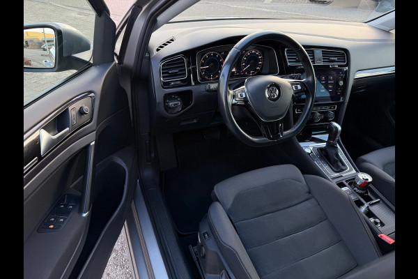 Volkswagen Golf 1.0 TSI 2018 DSG HIGH-LINE LED ACC KEYLESS NAP LUXE ALCANTARA