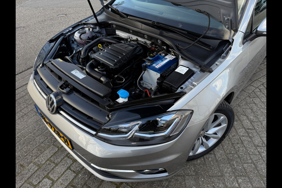 Volkswagen Golf 1.0 TSI 2018 DSG HIGH-LINE LED ACC KEYLESS NAP LUXE ALCANTARA