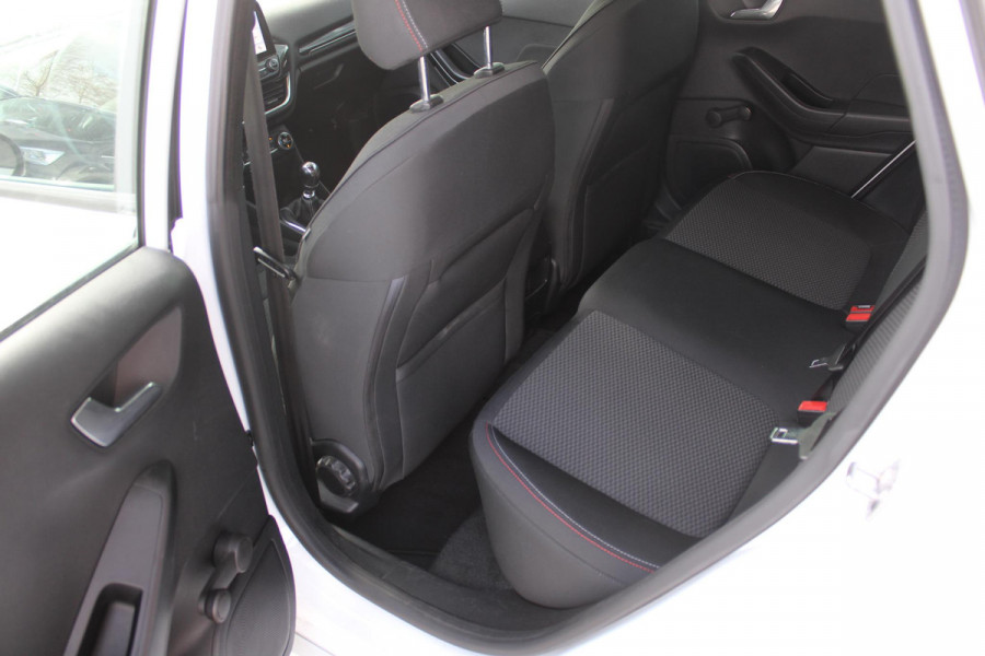 Ford Fiesta 1.0 EcoBoost 100 PK ST-Line | Cruise Control | Climate Control | Voorruitverwarming | DAB | Navigatie | 17 Inch Lichtmetalen Velgen