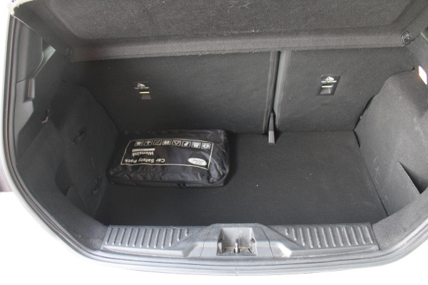 Ford Fiesta 1.0 EcoBoost 100 PK ST-Line | Cruise Control | Climate Control | Voorruitverwarming | DAB | Navigatie | 17 Inch Lichtmetalen Velgen