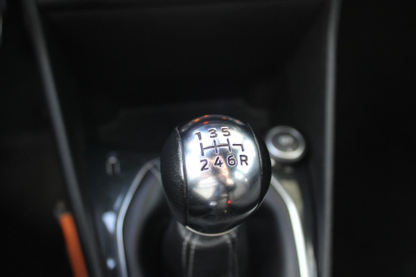 Ford Fiesta 1.0 EcoBoost 100 PK ST-Line | Cruise Control | Climate Control | Voorruitverwarming | DAB | Navigatie | 17 Inch Lichtmetalen Velgen