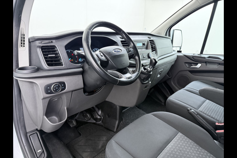 Ford Transit Custom 280 2.0TDCI L1H1 Trend 3-Persoons Trekhaak Airco Cruise Control Bluetooth Pdc Betonplex vloer Wandbetimmering Kasteninbouw Achterdeuren Schuifdeur 1e Eigenaar Euro 6 Origineel Nederlandse Auto